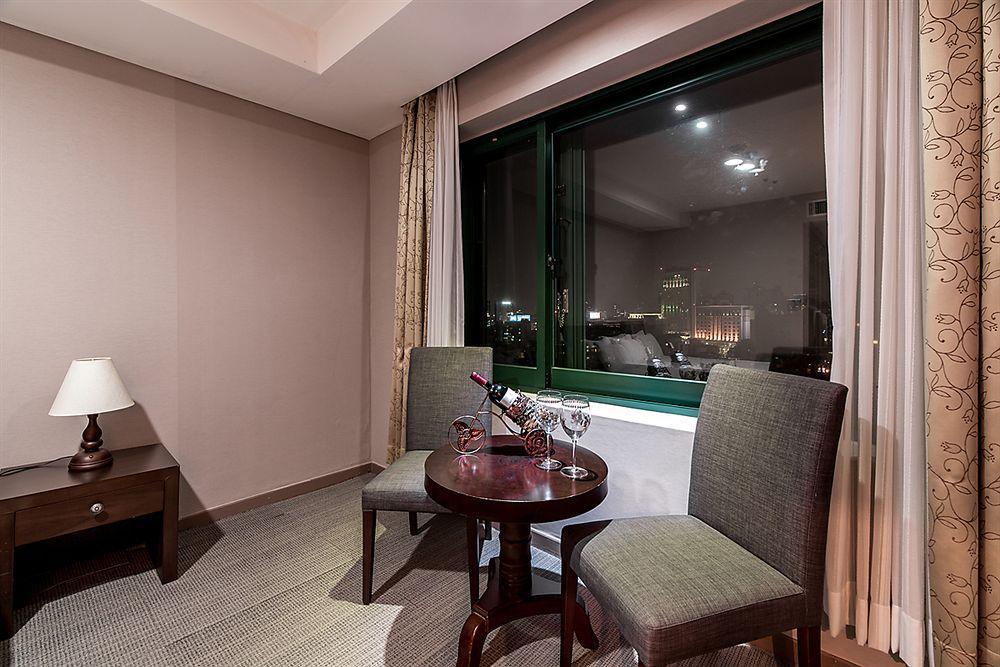 New Hilltop Hotel Seoul Bagian luar foto
