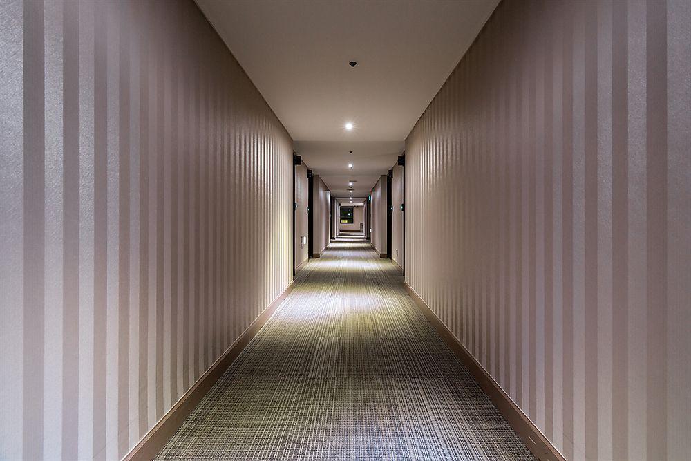 New Hilltop Hotel Seoul Bagian luar foto