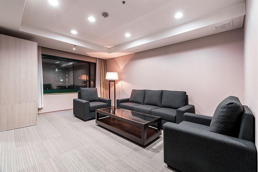 New Hilltop Hotel Seoul Bagian luar foto