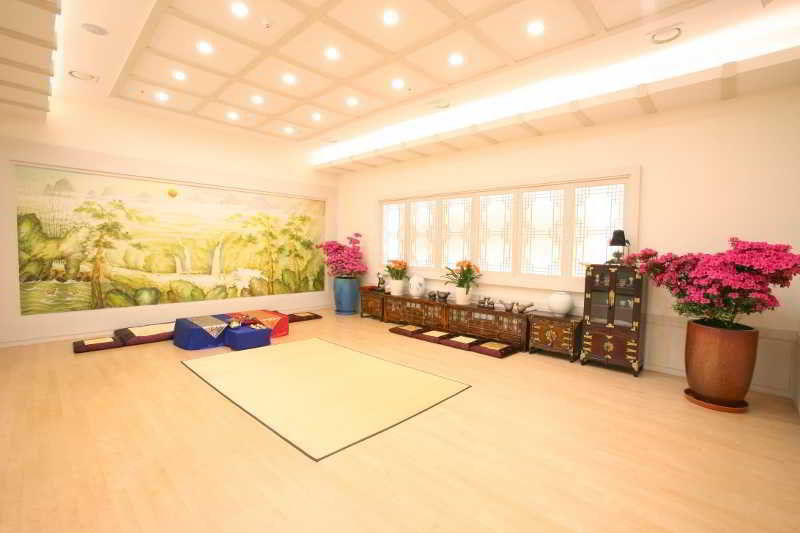 New Hilltop Hotel Seoul Bagian luar foto
