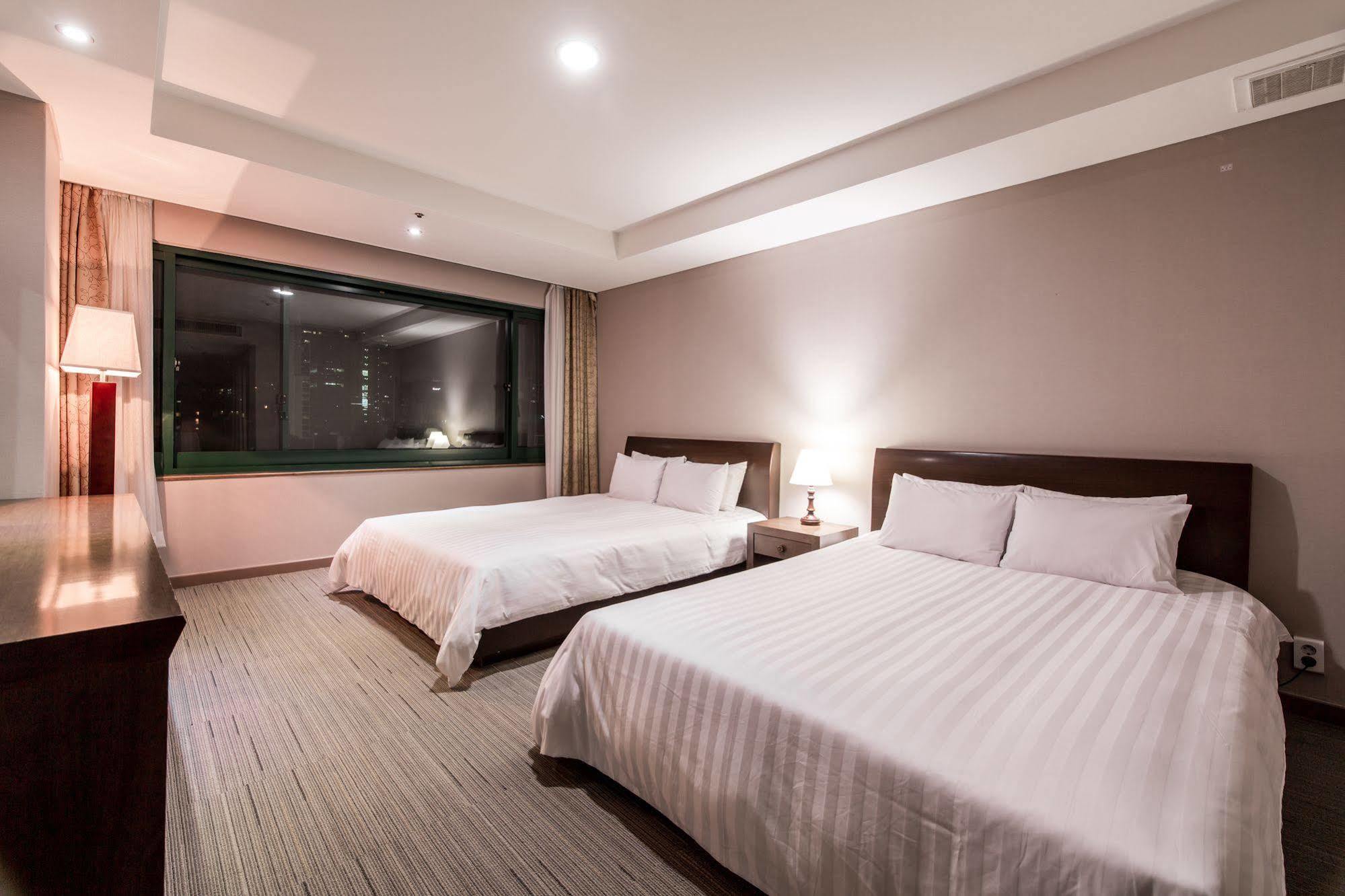 New Hilltop Hotel Seoul Bagian luar foto