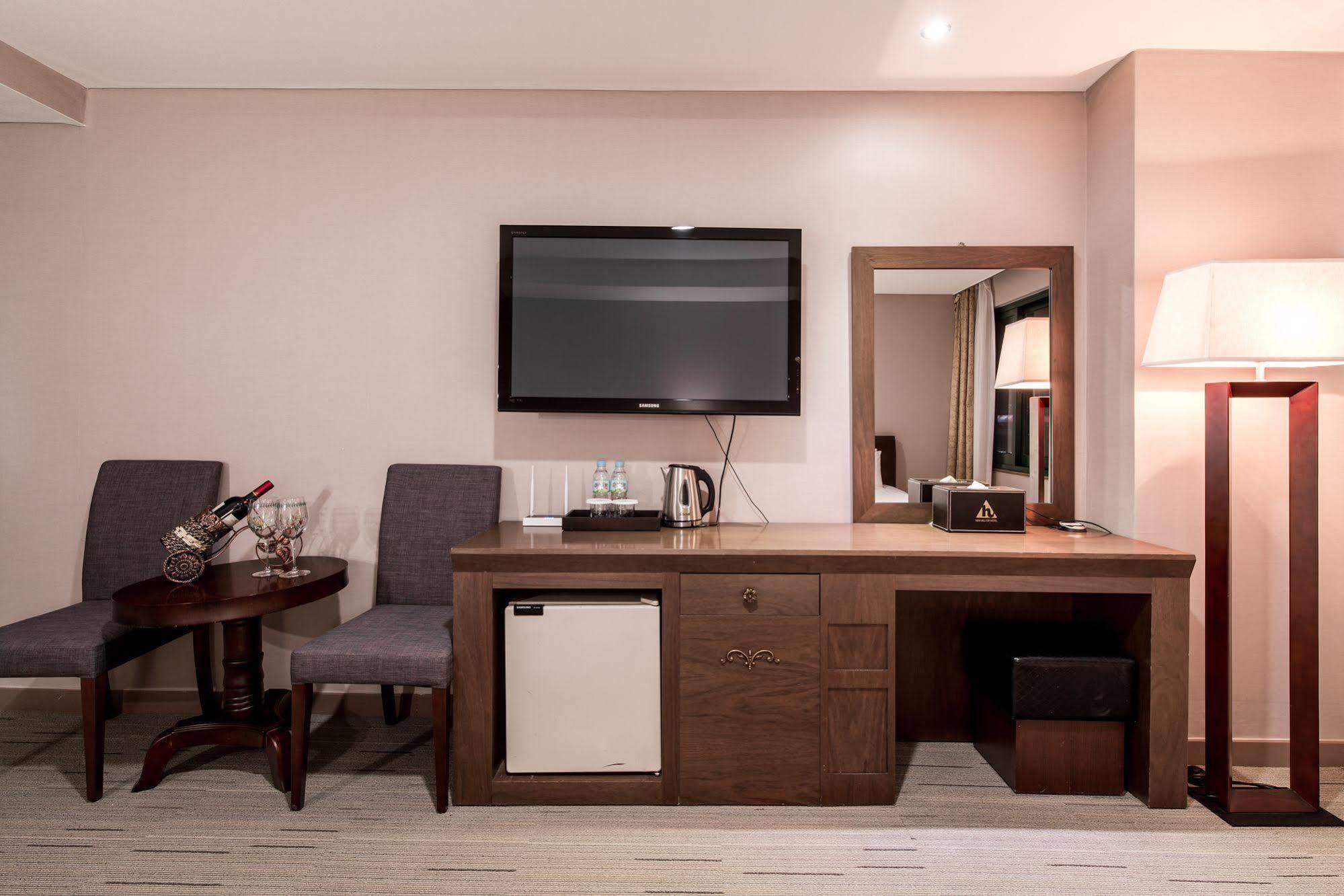 New Hilltop Hotel Seoul Bagian luar foto